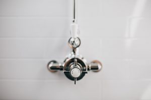 hotel room shower | Hotel in Barrow in Furness